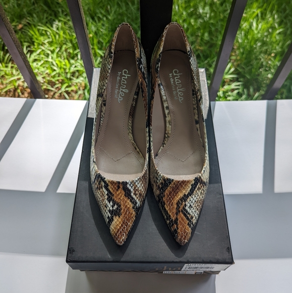 CHARLES BY CHARLES DAVID Addie Snake Heels Pumps Size 6 New in Box - Picture 4 of 6